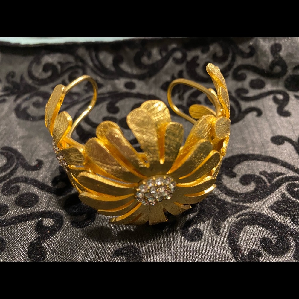 Flower bracelet